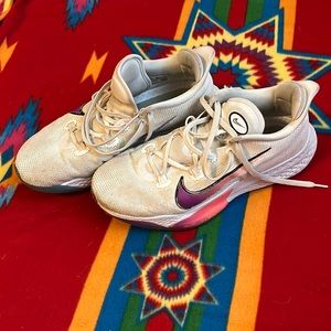 Nike colorful basketball shoes